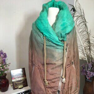 The People of the Labyrinths Hombre Silk Puffer Jacket